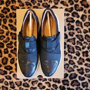 Clarks Balck Snake Textured Slip-On UnStructured Rio 10M